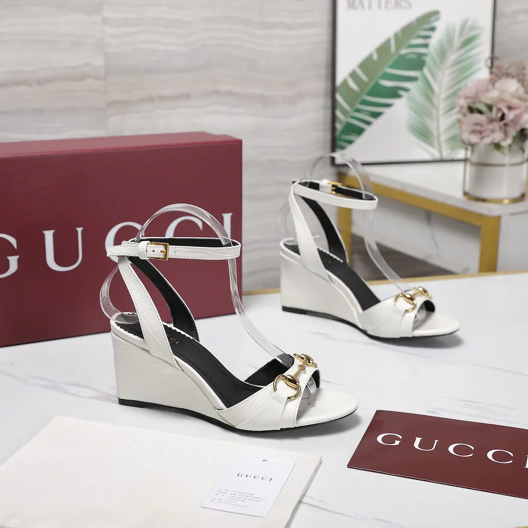 🌸GucciMaximum Version！ 💯💯／2026Summer New Money The bumper heel sandals. Requisition level, Top Quality！👏 Original purchase1:1Top Cycling！ Material andYText Same Very good. 👍 It's comparable.ZGNo Gap✌ ️This high heels is now a classic brand., Inspired by the...GuccioGucciThe initials of the gentleman's name and initials of the chain of elements of the treasure are the same as the brand for the shoe.. ·Brands use different knittings and coloring to inject modern essence into classic slippers.. It's a classic to have a chain of diamonds.. Fabulous.: Imported cattle skin Uchi.: Imports of sheep's skin He's tall.: 8CM Otsumi!: Italy is a big-ass country.. Codes: 35-41（41.42Do it.） Full original package！
