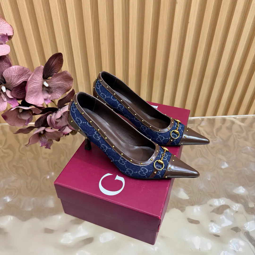 2026S Spring and summer.GucciNew stunned, high-head heels. The shoes are the most classic.Logo, The suction is behind the pressure., I'd better wear two pairs of shoes and wear pants.👖And dress.👗There's no harm in getting in and out of any place.🩵High-quality cortex kittens and silver bright spots are more than comparable to the impact of visual shocks., Elegance and knowledge blend., A pair of shoes meets the demands of the fairies., The most beautiful of all.🩶 Shoe.: Velvet./Layout Otsumi!: That's a big one. Codes: 35-41（40, 41, 42Custom）