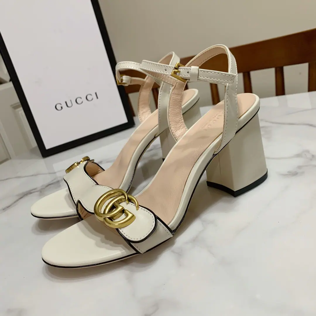 Gucci Guch. Classic strip.·Heel sandals., Original1:1Development, It's a super-big., It's beautiful., Summer must be a single. Shoe.🈶️Top layer🐂Bullskins. ｜ Gold/Silver membrane., ♪ The pads are the rims ♪🐑Lamb skin., That's a little skin. He's tall.: 7CM Size: 35—39Code(34.40.41.42.43Do it., No re-election.)