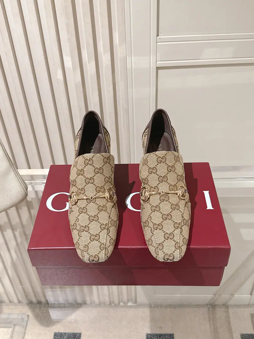 Top Quality Gucci GalleriaSeries｜Classic horse-stamped and lyver shoes. I'm gonna fix my little shoes.～Double shoes.GOld flower fabric./Lamb skin., The logo is a gold cut.+ Match6.5cmBold～And you're just fine with grace and grace.～It's not gonna affect the atmosphere or the comfort. It's a combination of commuting formality and graceful resonance.！High and impressive. He's so tall and thin and he's not tired.～On the upper foot, stretch the legs and increase the height ratio.！The daily commutes fit in a variety of styles. It's definitely the most important high-shelfed shoe in the women's locker in the job.👠 Shoe.: Use sheep skin./DoubleGOld flower fabric. Littre: In the sheep's skin./Foot. Shoes under the sole.: That's a big one. He's tall.: 6.5cm Heel. Size: 35-42（40 41 42Make a no-refund order.）