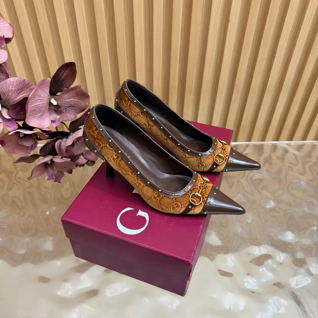 2026S Spring and summer.GucciNew stunned, high-head heels. The shoes are the most classic.Logo, The suction is behind the pressure., I'd better wear two pairs of shoes and wear pants.👖And dress.👗There's no harm in getting in and out of any place.🩵High-quality cortex kittens and silver bright spots are more than comparable to the impact of visual shocks., Elegance and knowledge blend., A pair of shoes meets the demands of the fairies., The most beautiful of all.🩶 Shoe.: Velvet./Layout Otsumi!: That's a big one. Codes: 35-41（40, 41, 42Custom）