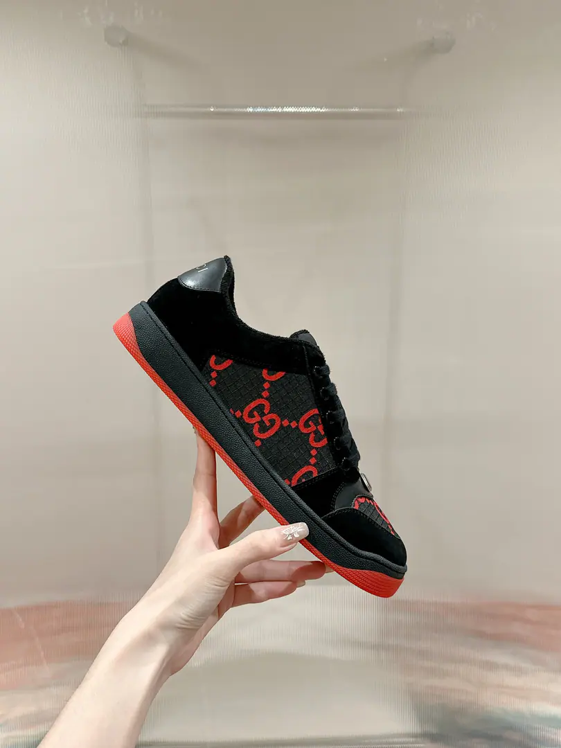 🅿️ Gucci————Requisition version GGThe series makes old dirty shoes.-The money comes in.！ Ten to nine, I'll pay. Current！Current！Current！New Colour Plus Push-Market terminal version！ Procuring original development….Fabulous. Material Otsumi! Details are random.！ The model Schwartz is one-by-one, and the drill is one-by-one......Metal cherry locket.……Metal binaryGCrystal cylinders……GucciOriginal custom-made narrowband…… Super Flash Series—Flash diamond chain..Cherry decorations can be removed, One to two, one to two, one., ♪ To promote your personality ♪ Skins of colored cattle..The handwork is very qualitative., Bring your own sense of excellence.！ I'll do the details., I'll take a line.. The original towel is more delicate and soft and more comfortable., Pocket Steel Double OriginalTPUOtsumi!(Lower width, Upper Narrow) Appendible packaging⭐️ Codes: Women35-40 Men39-44（Women41 Men45 Custom）