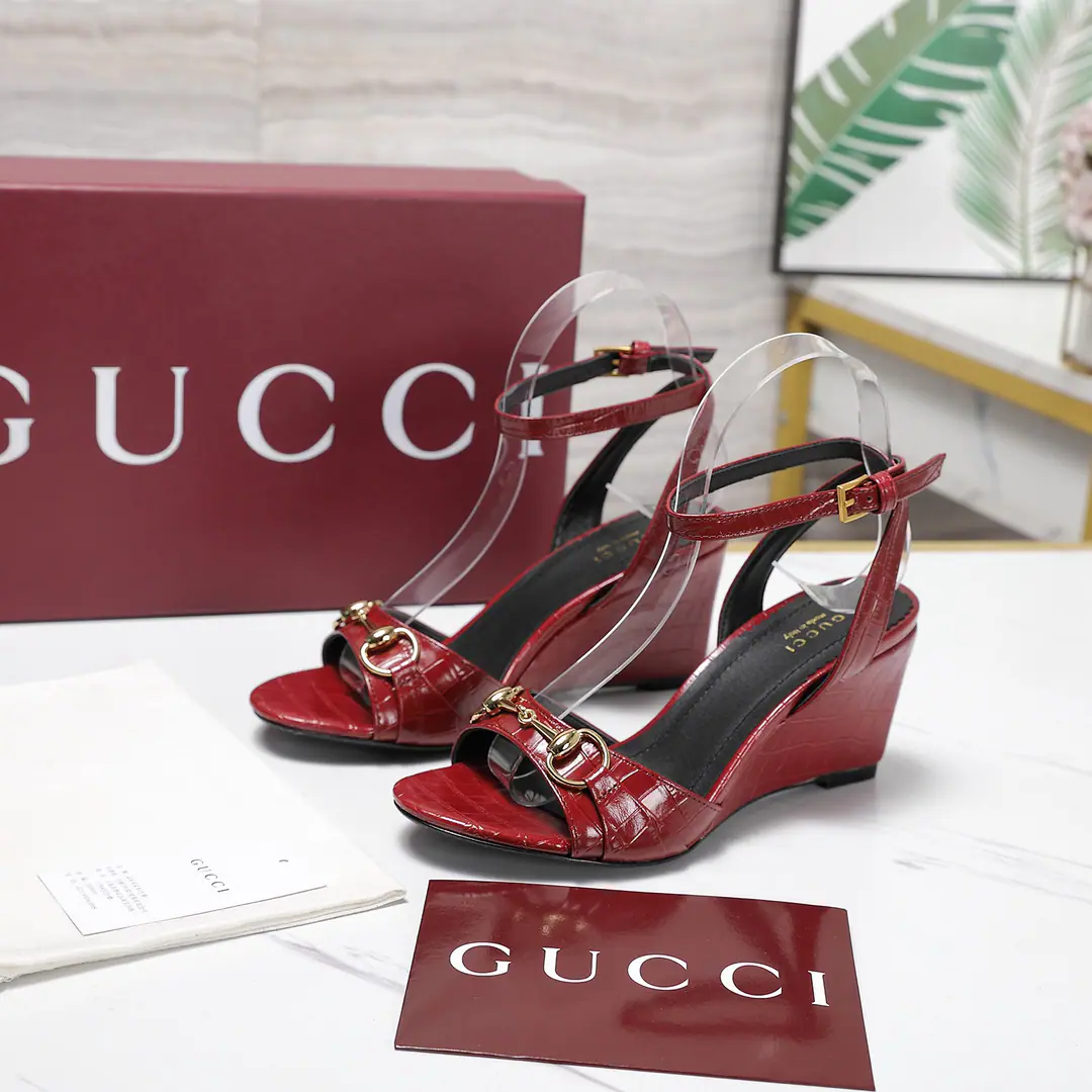 🌸GucciMaximum Version！ 💯💯／2026Summer New Money The bumper heel sandals. Requisition level, Top Quality！👏 Original purchase1:1Top Cycling！ Material andYText Same Very good. 👍 It's comparable.ZGNo Gap✌ ️This high heels is now a classic brand., Inspired by the...GuccioGucciThe initials of the gentleman's name and initials of the chain of elements of the treasure are the same as the brand for the shoe.. ·Brands use different knittings and coloring to inject modern essence into classic slippers.. It's a classic to have a chain of diamonds.. Fabulous.: Imported cattle skin Uchi.: Imports of sheep's skin He's tall.: 8CM Otsumi!: Italy is a big-ass country.. Codes: 35-41（41.42Do it.） Full original package！