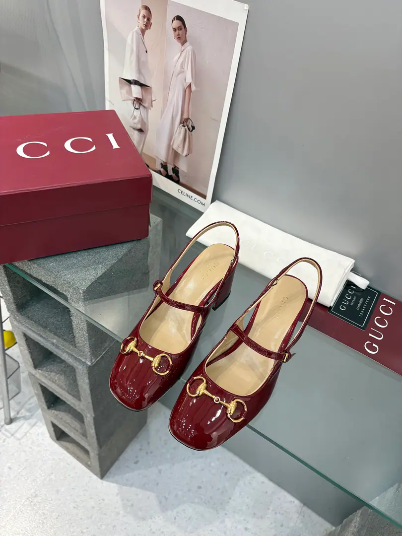 Plant prices Guch. Guccⅰ Classic girl shoes.:Original version 1-to-1 development, The shoes are carefully tuned., The fabric is original..Import paints.The plate is a hardware dish.GGButton It's so delicate and impeccable.！ Lamb skin.: Inside and on foot. He's tall.:5.5 Codes, 35-42（40.41 42Make a reservation.） Italy is a big-ass country., Original Packaging ！