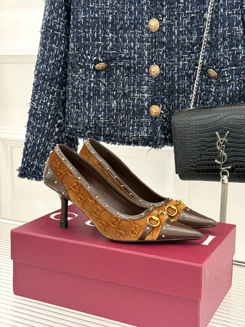 Plant price Gucci/Gustz!26WFNew bouquet. Heel-head high heels with a nail. Classic title-stuffed shoe. The metal nails add coolness. Pointy line modifier for filamentary feet Ratio of length length to length I can't wear my shoes for a long time. You're so expensive on your feet. I'll take the dress and hold the dinner. A suit with a high quality. The jeans are full of mundane wind. The classics never pass. The upper leg second becomes the golden gold. The details of the walker are full. Spring and fall, and winter stockings. Shoes cabinets must be for the boot. Details are a great quality. The black silk is sexy and the air is hot. I'm gonna go out and get high-lights all season. The old money is easy to squeeze. The first shoe to be selected for the big one. It's the high heels of the girl's dream. No thunder on your eyes.！ Facework customized leather with original The inside feet are all sheep's skin. He's tall.: 7.5cm Italian imports are so thick. size: 35-39（40/41Custom） Numbering: 89120260810