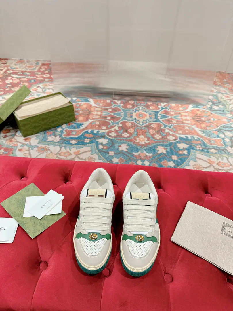 Couple money. Gucci————Requisition version NFCBring a clean chip. GGThe series makes old dirty shoes.-The New Year's Bill is coming.！ Ten to nine, I'll pay. New Colour Plus Push-Market terminal version！ Procuring original development….Fabulous. Material Otsumi! Details are random.！ The model Schwartz is one-by-one, and the drill is one-by-one......Metal cherry locket.……Metal binaryGCrystal cylinders……GucciOriginal custom-made narrowband…… Super Flash Series—Flash diamond chain..Cherry decorations can be removed, One to two, one to two, one., ♪ To promote your personality ♪ Skins of colored cattle..The handwork is very qualitative., Bring your own sense of excellence.！ I'll do the details., I'll take a line.. The original towel is more delicate and soft and more comfortable., Pocket Steel Double Colour Packet process Solid locking practices Fabulous.:OriginalGGBrush/Silk cow skin. Otsumi!:OriginalTPUOtsumi!(Lower width, Upper Narrow) European package…… Female35—40（34 41I'll make sure I don't change it.） 39-44（38 45I'll make sure I don't change it.） Men＋10
