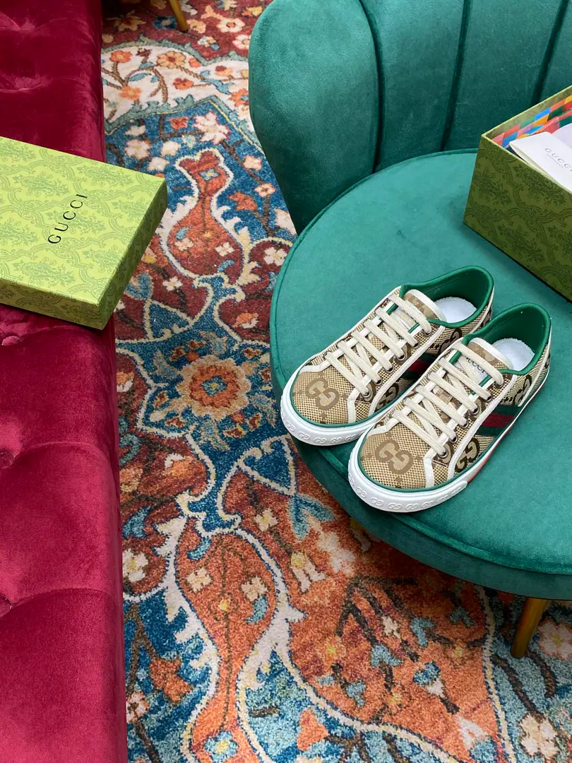 👑 NEW.✔︎ⒽⒽ ➫ 【G*ucci】Disney x G*ucci TennisCooperation series 1977The series of low-end combo shoes is new.🔥 __________________________ 🔺. Top Quality【G*ucci】G*ucci tennis 1977 Classic series of canvas shoes.……2022Fire-shocking recommendation., G+1977×Disney - It's a joint line.……GGThe canvas is a melting element. The regenerate is so strong. The classics and the love are perfect memories.！A retro-temporal fashion.2022MostinIt's a couple of days.insI really got the treasure., Every one of them., Different Fashion Elements, Every pair of them makes a new sense.. 2022Synchronise new color for cabinet, Original development custom, Every color fabric is custom-made., The big one is looking for something.！Every pair of shoes is to be used with an ID net.NFCChip, Market-level top version⚠Fabulous.: CustomGGE-memorning./5DPrint Mickey's fabric./The water is washed for the old canvas.: Customise towels to Buneri（The mats are fine. You can't open them.）Otsumi!: Original to open the big model 🎁Mickey's a match.DisneyBox, Other Colour Green Boxes…… （Shoe belt.: Same as the cabinet, with the rice and white shoelaces.） *.♡②⓪②②………………… ꫛꫀꪝ Go➫ Materials ①⸂⸂⸜👊⸝⸃⸃ Shoe.: Original SpecificGGThe canvas.+3DCartommy.+Art of embroidery+Sponge canvas. ②⸂⸂⸜👊⸝⸃⸃ Uchi.: Air towel cloth. Foot.: Air towel cloth. ③⸂⸂⸜👊⸝⸃⸃Shoes under the sole.: Original version to open ④⸂⸂⸜👊⸝⸃⸃Original packaging for cabinet. …………………………… ◼️ Size: Female size35-40（41No, no, no, no, no.） Men39-44（45No, no, no, no, no.） Female Men