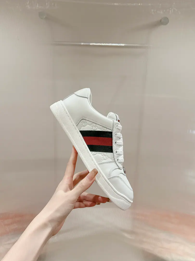 🅿️ Gucci————Requisition version GGThe series makes old dirty shoes.-The money comes in.！ Ten to nine, I'll pay. Current！Current！Current！New Colour Plus Push-Market terminal version！ Procuring original development….Fabulous. Material Otsumi! Details are random.！ The model Schwartz is one-by-one, and the drill is one-by-one......Metal cherry locket.……Metal binaryGCrystal cylinders……GucciOriginal custom-made narrowband…… Super Flash Series—Flash diamond chain..Cherry decorations can be removed, One to two, one to two, one., ♪ To promote your personality ♪ Skins of colored cattle..The handwork is very qualitative., Bring your own sense of excellence.！ I'll do the details., I'll take a line.. The original towel is more delicate and soft and more comfortable., Pocket Steel Double OriginalTPUOtsumi!(Lower width, Upper Narrow) Appendible packaging⭐️ Codes: Women35-40 Men39-44（Women41 Men45 Custom）