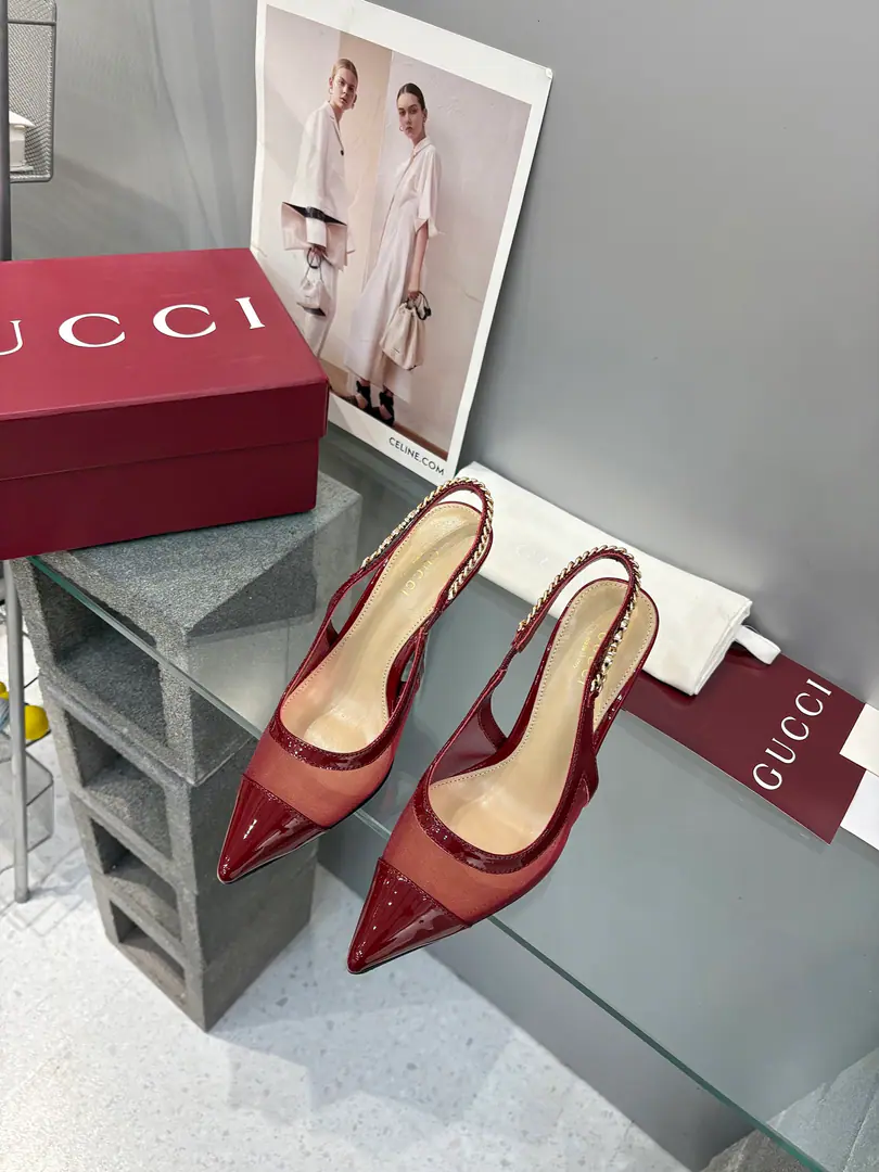 Get out of the factory.: （Top Version ） 🍥❥GUCCIMrs. Gudz.GA lady's pointy silver-sense little letter.LogoThe shoe is all over the net. The anniversary show is full of money, no originals, no originals, no originals, no perfect moments., Black metal chain ✔️Fabulous.: Imported Net ✔️Uchi.: In the sheep's skin. ✔️Shoes under the sole.: The original was a leather shoe. ✔️He's tall.: 10cm ✔️Size: 35-42(40/41/42/Customize or not change）