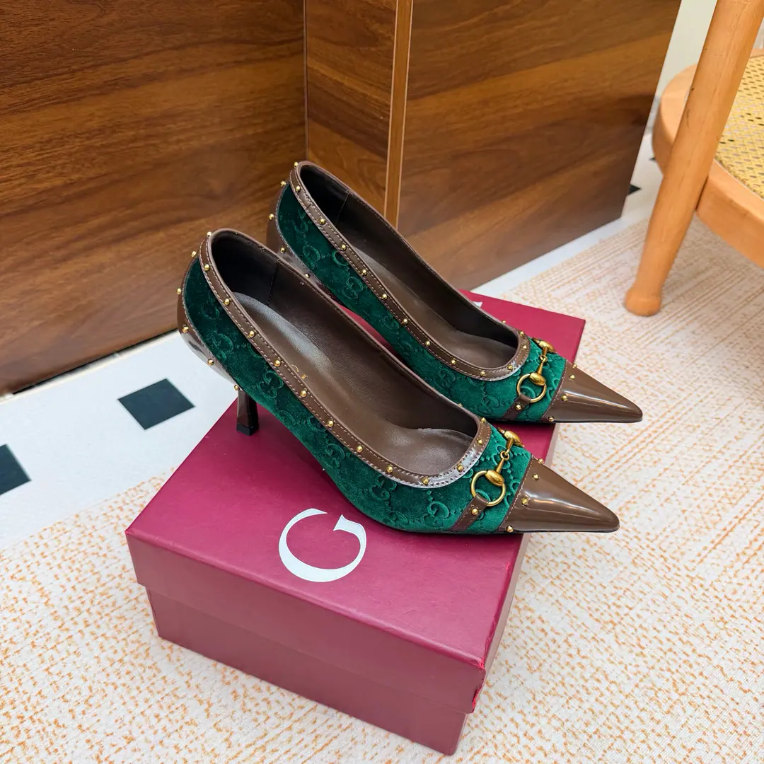 2026S Spring and summer.GucciNew stunned, high-head heels. The shoes are the most classic.Logo, The suction is behind the pressure., I'd better wear two pairs of shoes and wear pants.👖And dress.👗There's no harm in getting in and out of any place.🩵High-quality cortex kittens and silver bright spots are more than comparable to the impact of visual shocks., Elegance and knowledge blend., A pair of shoes meets the demands of the fairies., The most beautiful of all.🩶 Shoe.: Velvet./Layout Otsumi!: That's a big one. He's tall.: 7.5cm Codes: 35-41（40, 41, 42Custom）
