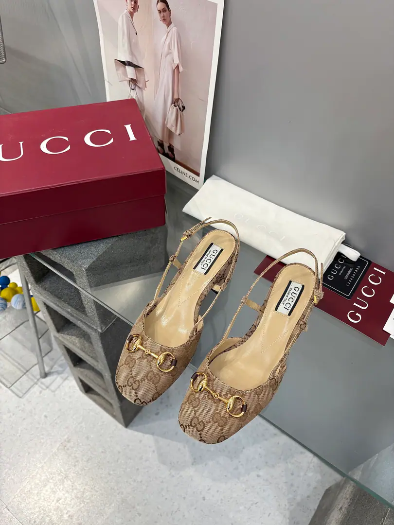 Plant prices Guch. Guccⅰ Classic girl shoes.:Original version 1-to-1 development, The shoes are carefully tuned., The fabric is original..Import of sheep skin.The plate is a hardware dish.GGButton It's so delicate and impeccable.！ Lamb skin.: Inside and on foot. He's tall.:5.5 Codes, 35-42（40.41 42Make a reservation.） Italy is a big-ass country., Original Packaging ！