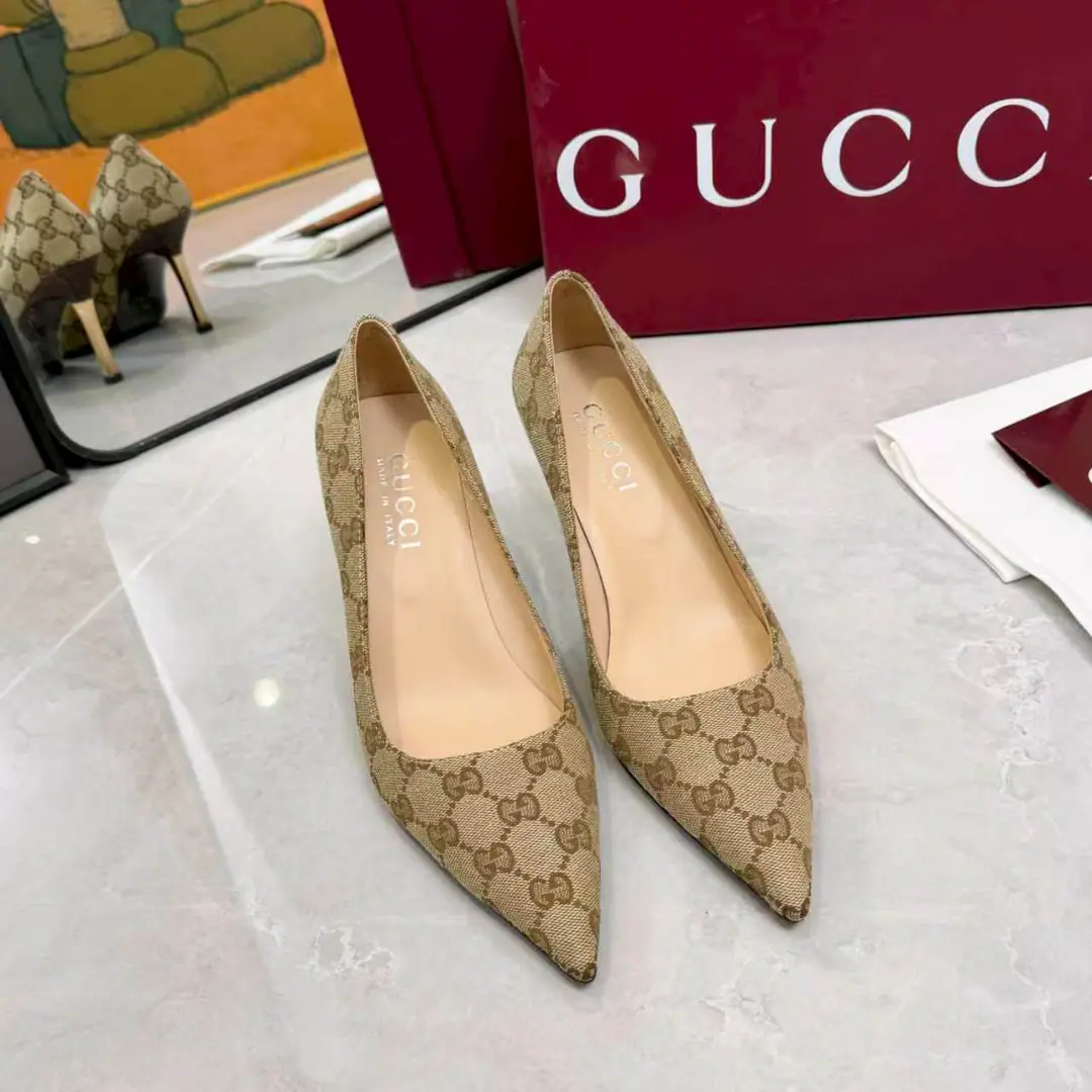 Gucci/Gustz! 26The latest electric-plated heels. Fabulous.: Bullskins./ Brush Uchi. Foot.: Lamb skin. Otsumi!: That's a big one. He's tall.: 5.5cm/8.5cm/11cm Codes: 35-42（41 42No Refund for Speculation）