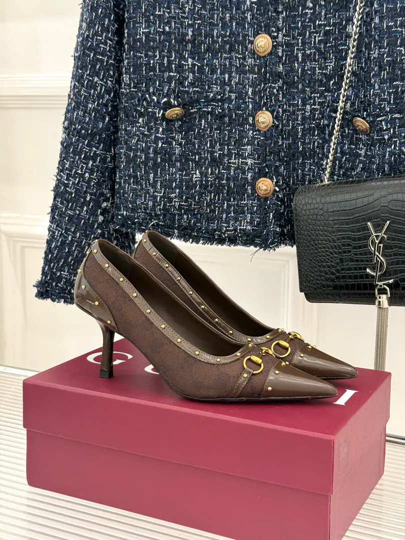 Plant price Gucci/Gustz!26WFNew bouquet. Heel-head high heels with a nail. Classic title-stuffed shoe. The metal nails add coolness. Pointy line modifier for filamentary feet Ratio of length length to length I can't wear my shoes for a long time. You're so expensive on your feet. I'll take the dress and hold the dinner. A suit with a high quality. The jeans are full of mundane wind. The classics never pass. The upper leg second becomes the golden gold. The details of the walker are full. Spring and fall, and winter stockings. Shoes cabinets must be for the boot. Details are a great quality. The black silk is sexy and the air is hot. I'm gonna go out and get high-lights all season. The old money is easy to squeeze. The first shoe to be selected for the big one. It's the high heels of the girl's dream. No thunder on your eyes.！ Facework customized leather with original The inside feet are all sheep's skin. He's tall.: 7.5cm Italian imports are so thick. size: 35-39（40/41Custom） Numbering: 89120260810