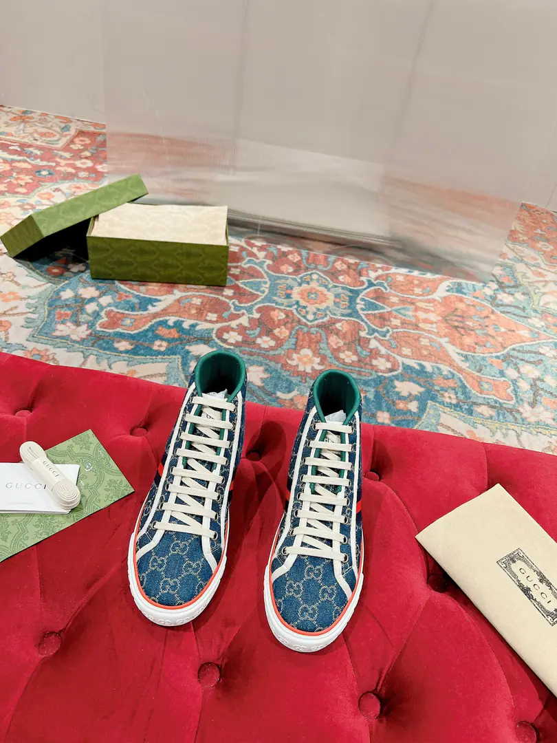 🅿️ 👑New upgradeArrival Gucc* tennis 1977 Classic series of canvas shoes.… Fire-shocking recommendation., G+1977×Disney - It's a joint line.…… Double-leaf-painted melt-in elements The regenerate is so strong. The classics and the love are perfect memories.！ The originals are custom-made for every color fabric., The big one is looking for something.！Market-level top version⚠ ✔️Fabulous.: CustomGGE-memorning./5DPrint Mickey's fabric./Water is used as canvas. ✔️Uchi.: Customise towels to Buneri ✔️Otsumi!: Original OpenTPUDouble Base ✔️Codes: Female size35-40, Men39-44（Female41 Men45I'll make sure I don't change it.）