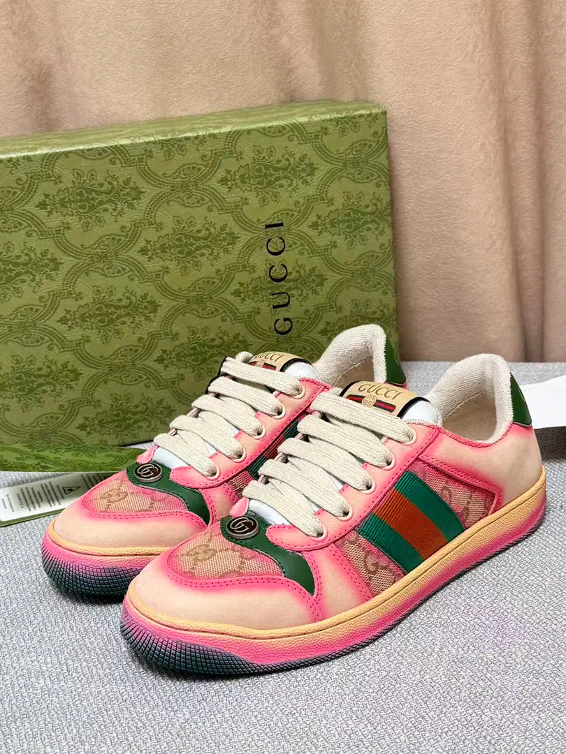 Top VersionGMy little dirty shoes.🍓♪ The pace of the tide ♪🍄The new series continues to look for inspiration from other times of everyday life.,And to integrate into the essence of the present design.🌺3DImported head-particle cow skin production,♪ With a classic double G Letters Interwoven,The most impressive branding.🌷 Fabulous.:The front plate imports the sanded cattle skin. Foot.:Plain-board doublesGSaddle Otsumi!:Tpu Packaging:Full bag. Remarks:All details are checked against the original. Match: Women35-40