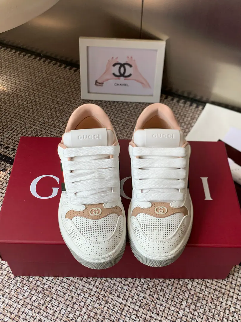 GUCCINew couple.👫 🆕Low Gang Sports Shoes Series®The old dirty shoes.〰️🔜This sneakers.70The classic sports shoes are the inspirational prototype.🔸The ancient school style and the face style of the nostalgia costumes have been in the air for decades., The concerts of different styles have inspired them.➰Use leather and classics.GGThe canvass are mixed., Decorative strips and retrogradesGuc～iMarking, After special treatment, The whole thing is a natural thing.. Size: 35-45（45Make a reservation.）