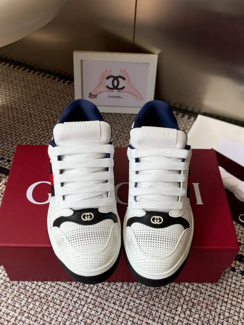 GUCCINew couple.👫 🆕Low Gang Sports Shoes Series®The old dirty shoes.〰️🔜This sneakers.70The classic sports shoes are the inspirational prototype.🔸The ancient school style and the face style of the nostalgia costumes have been in the air for decades., The concerts of different styles have inspired them.➰Use leather and classics.GGThe canvass are mixed., Decorative strips and retrogradesGuc～iMarking, After special treatment, The whole thing is a natural thing.. Size: 35-45（45Make a reservation.）