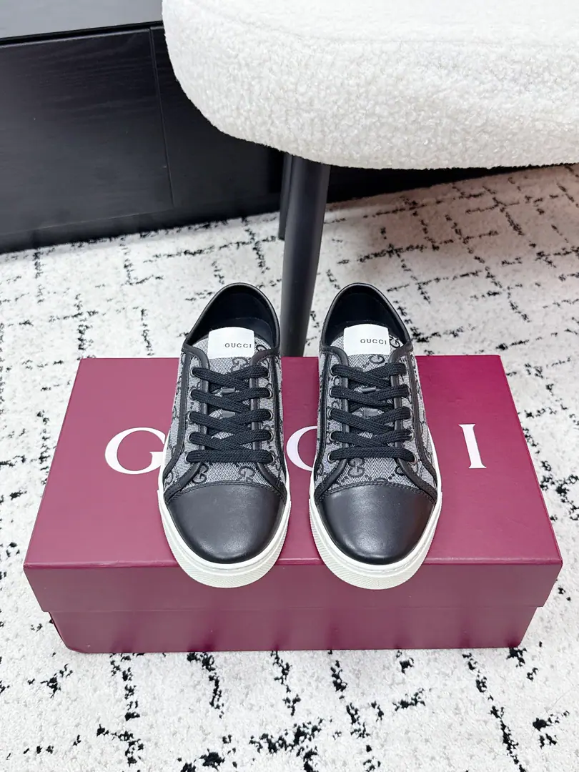 # Men➕10 GucciGustz! 26/ Couple money. GGA little white shoe with a little smoothie. A superstar, red grass., A light design that explains the movement.. The brightness of the contour is more of a natural., The action shows a sense of sophistication.. The fabric details are like a staggered band that runs through the design., Add a little pen to the sewn side detail. ✔️Fabulous.: Pumped-flash. ✔️Uchi.: Lamb skin. ✔️Otsumi!: TPU ✔️Size: #35-45（Women40/Men45I'll make sure I don't change it.）