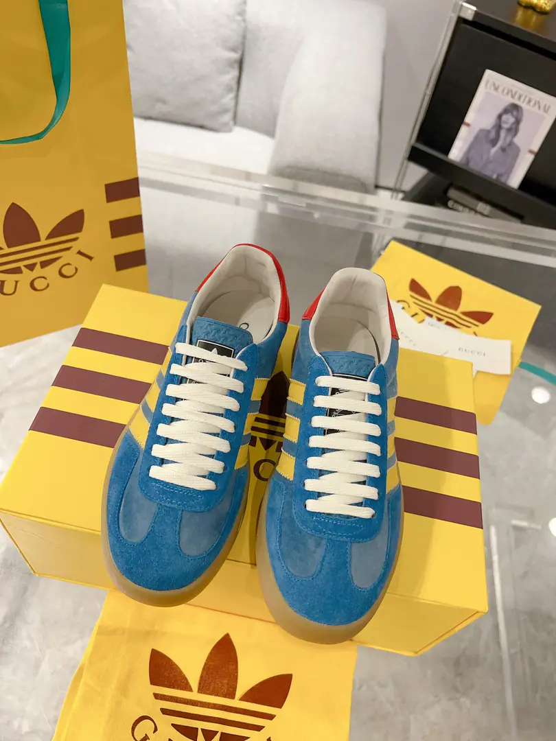 New upgrade Women Men Gucci x Adidas Joint contributions 23ss Fashion week show. Only correct top version of German shoes❗️❗️Global intensity of fire💯Web-wide maximum version contribution❗️❗️The couple's first. Codes:35-46（45.46I'll make sure I don't change it.）