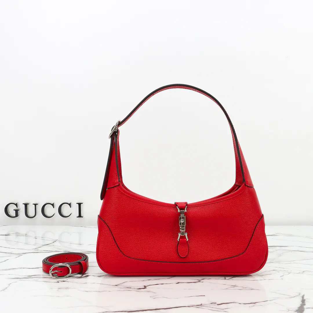 🌟🌟GUCCICounter Quality, Original factory skin, Paragraph863137Red./In the sheep's skin.🎈🎈🎈Dimensions: Kuan27xHigh13xSide Wide3.5cm. 🎉🎉🎉Out-of-pocket shipment！