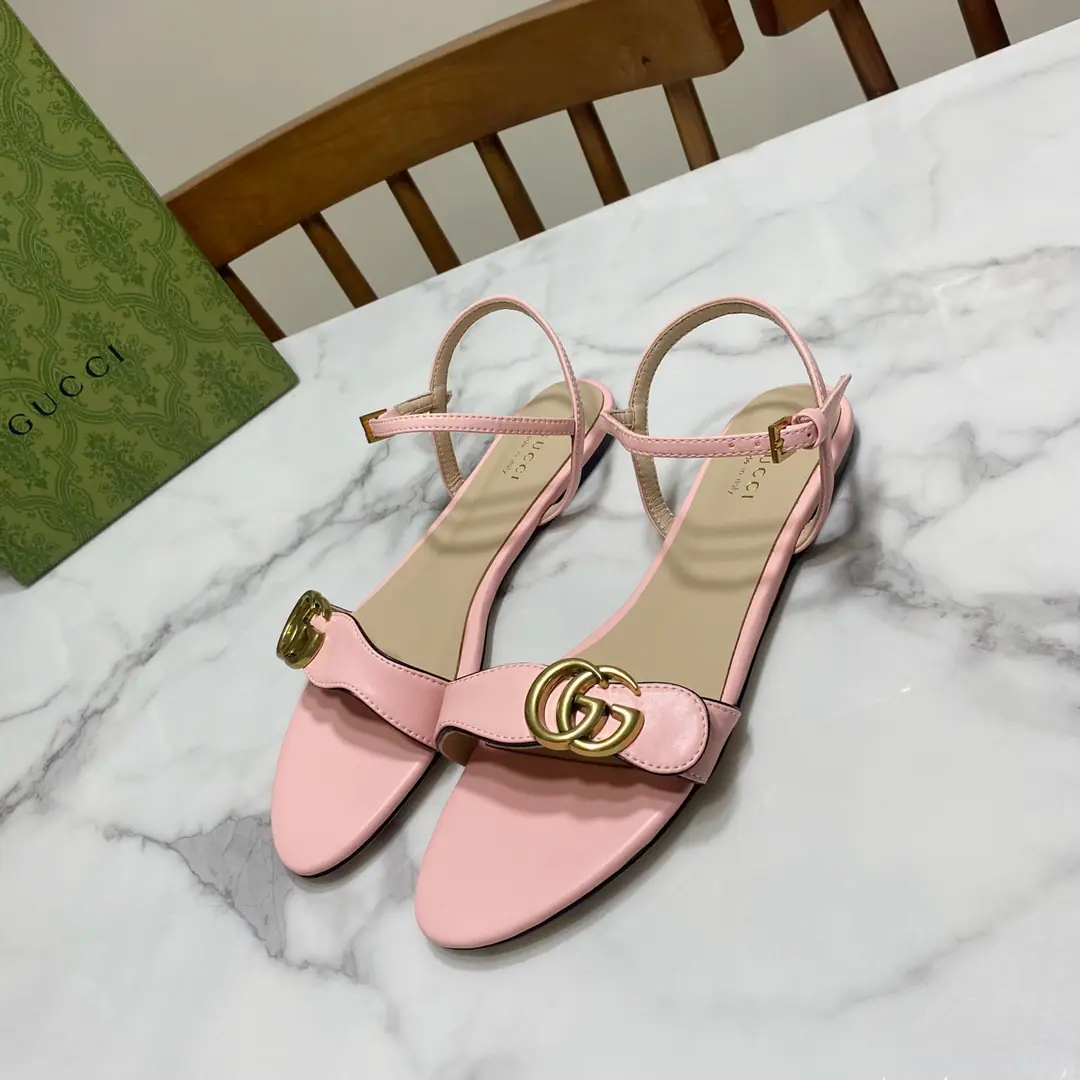 Gucci Guch. Classic strip.·Heel sandals., Original1:1Development, It's a super-big., It's beautiful., Summer must be a single. Shoe.🈶️Top layer🐂Bullskins. ｜ Gold/Silver membrane., ♪ The pads are the rims ♪🐑Lamb skin., That's a little skin. Size: 35—39Code(40.41.42Do it., No re-election.)