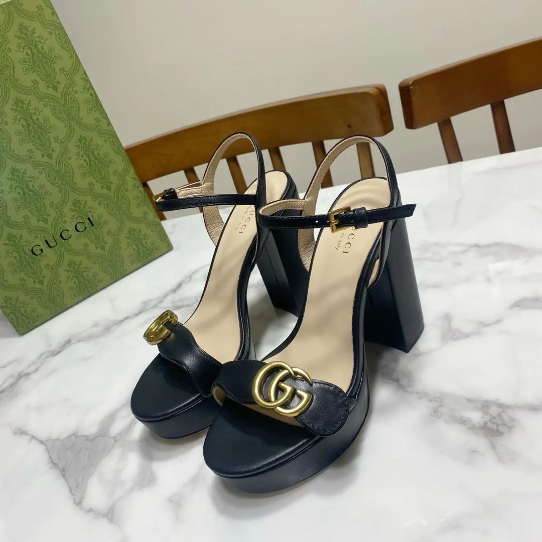 Gucci Guch. Classic strip.·Heel sandals., Original1:1Development, It's a super-big., It's beautiful., Summer must be a single. Shoe.🈶️Top layer🐂Bullskins. ｜ Gold/Silver membrane., ♪ The pads are the rims ♪🐑Lamb skin., That's a little skin. Water table: 3CM, He's tall.: 12CM Size: 35—39Code(34.40.41.42Do it., No re-election.)