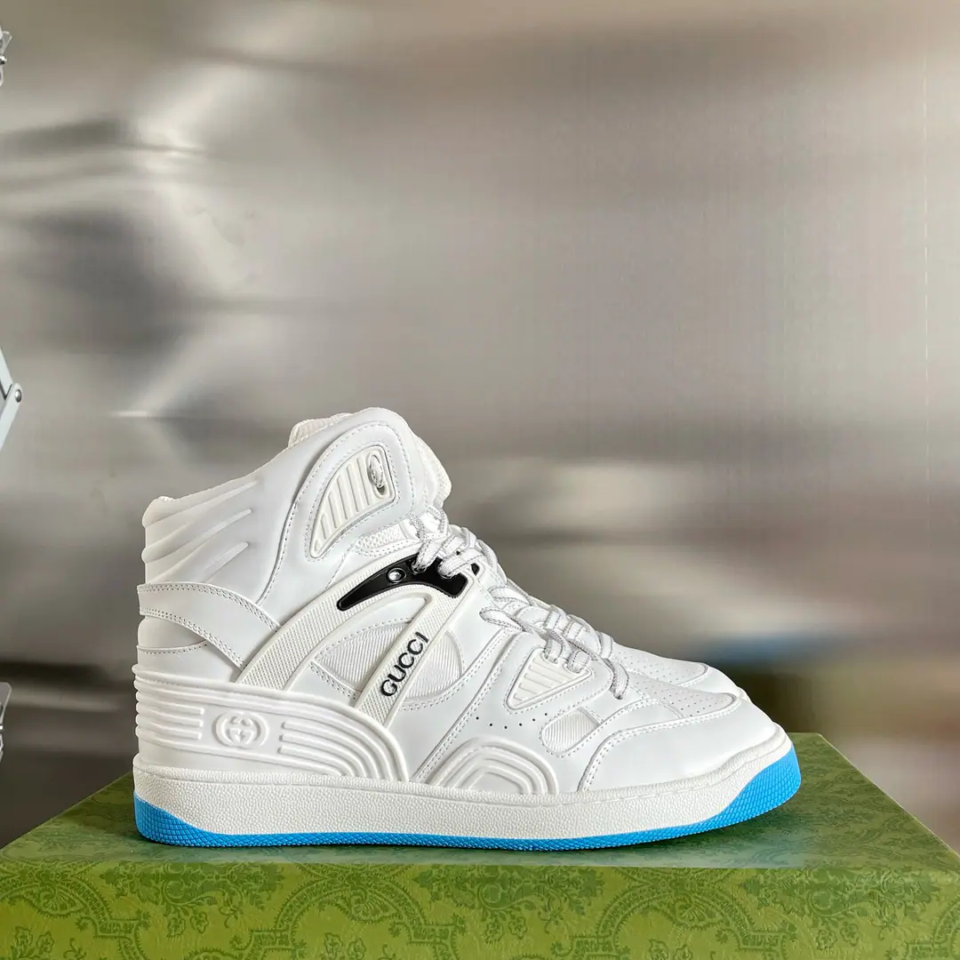 High Version Gucci Gustz!BasketThe Goose Lover Movement. Basketball shoes. The original is bought to the bottom of a single-size model., Film development for goods2021LatestBasketThe couple's football shoes were hit by the most popular star money this summer. The neutral unique design is perfect for the current and fashion., Enjoy the color of the joy of the collision., I feel like a father's shoe. Rubber interbutted doubleGEmbellishment The visual pleasure of the color-shock design., Light up the whole thing.. The motor-like inspiration comes from90The basketball shoes.. This high-end shoe is integrated into the iconic elements and details., Show me the way you express yourself in the field of aesthetics.. Shoes mix with colored flour., Combining with a slight old effect Send a cabinet for fine packaging🛍📦 ▪️Fabulous.: Imports of specific cattle skins in original form ▪️Uchi.: Inside the air network. ▪️Shoes under the sole.: Original version to open ▪️Size: Women35-40 / Men38-45