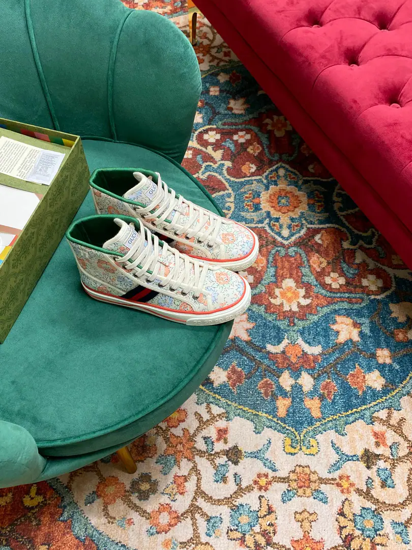 👑 NEW.✔︎ⒽⒽ ➫ 【G*ucci】Disney x G*ucci TennisCooperation series 1977The high-end canvassing shoes are new to the couple.🔥 __________________________ 🔺. Top Quality【G*ucci】G*ucci tennis 1977 Classic series of canvas shoes.……2022Fire-shocking recommendation., G+1977×Disney - It's a joint line.……GGThe canvas is a melting element. The regenerate is so strong. The classics and the love are perfect memories.！A retro-temporal fashion.2022MostinIt's a couple of days.insI really got the treasure., Every one of them., Different Fashion Elements, Every pair of them makes a new sense.. 2022Synchronise new color for cabinet, Original development custom, Every color fabric is custom-made., The big one is looking for something.！Every pair of shoes is to be used with an ID net.NFCChip, Market-level top version⚠Fabulous.: CustomGGE-memorning./5DPrint Mickey's fabric./The water is washed for the old canvas.: Customise towels to Buneri（The mats are fine. You can't open them.）Otsumi!: Original to open the big model 🎁Mickey's a match.DisneyBox, Other Colour Green Boxes…… （Shoe belt.: Same as the cabinet, with the rice and white shoelaces.） *.♡②⓪②②………………… ꫛꫀꪝ Go➫ Materials ①⸂⸂⸜👊⸝⸃⸃ Shoe.: Original SpecificGGThe canvas.+3DCartommy.+Art of embroidery+Sponge canvas. ②⸂⸂⸜👊⸝⸃⸃ Uchi.: Air towel cloth. Foot.: Air towel cloth. ③⸂⸂⸜👊⸝⸃⸃Shoes under the sole.: Original version to open ④⸂⸂⸜👊⸝⸃⸃Original packaging for cabinet. …………………………… ◼️ Size: Female size35-40（41No, no, no, no, no.） Female
