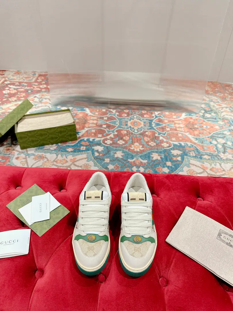 Couple money. Gucci————Requisition version NFCBring a clean chip. GGThe series makes old dirty shoes.-The New Year's Bill is coming.！ Ten to nine, I'll pay. New Colour Plus Push-Market terminal version！ Procuring original development….Fabulous. Material Otsumi! Details are random.！ The model Schwartz is one-by-one, and the drill is one-by-one......Metal cherry locket.……Metal binaryGCrystal cylinders……GucciOriginal custom-made narrowband…… Super Flash Series—Flash diamond chain..Cherry decorations can be removed, One to two, one to two, one., ♪ To promote your personality ♪ Skins of colored cattle..The handwork is very qualitative., Bring your own sense of excellence.！ I'll do the details., I'll take a line.. The original towel is more delicate and soft and more comfortable., Pocket Steel Double Colour Packet process Solid locking practices Fabulous.:OriginalGGBrush/Silk cow skin. Otsumi!:OriginalTPUOtsumi!(Lower width, Upper Narrow) European package…… Female35—40（34 41I'll make sure I don't change it.） 39-44（38 45I'll make sure I don't change it.） Men＋10