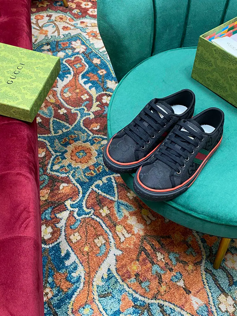 👑 NEW.✔︎ⒽⒽ ➫ 【G*ucci】Disney x G*ucci TennisCooperation series 1977The series of low-end combo shoes is new.🔥 __________________________ 🔺. Top Quality【G*ucci】G*ucci tennis 1977 Classic series of canvas shoes.……2022Fire-shocking recommendation., G+1977×Disney - It's a joint line.……GGThe canvas is a melting element. The regenerate is so strong. The classics and the love are perfect memories.！A retro-temporal fashion.2022MostinIt's a couple of days.insI really got the treasure., Every one of them., Different Fashion Elements, Every pair of them makes a new sense.. 2022Synchronise new color for cabinet, Original development custom, Every color fabric is custom-made., The big one is looking for something.！Every pair of shoes is to be used with an ID net.NFCChip, Market-level top version⚠Fabulous.: CustomGGE-memorning./5DPrint Mickey's fabric./The water is washed for the old canvas.: Customise towels to Buneri（The mats are fine. You can't open them.）Otsumi!: Original to open the big model 🎁Mickey's a match.DisneyBox, Other Colour Green Boxes…… （Shoe belt.: Same as the cabinet, with the rice and white shoelaces.） *.♡②⓪②②………………… ꫛꫀꪝ Go➫ Materials ①⸂⸂⸜👊⸝⸃⸃ Shoe.: Original SpecificGGThe canvas.+3DCartommy.+Art of embroidery+Sponge canvas. ②⸂⸂⸜👊⸝⸃⸃ Uchi.: Air towel cloth. Foot.: Air towel cloth. ③⸂⸂⸜👊⸝⸃⸃Shoes under the sole.: Original version to open ④⸂⸂⸜👊⸝⸃⸃Original packaging for cabinet. …………………………… ◼️ Size: Female size35-40（41No, no, no, no, no.） Men39-44（45No, no, no, no, no.）