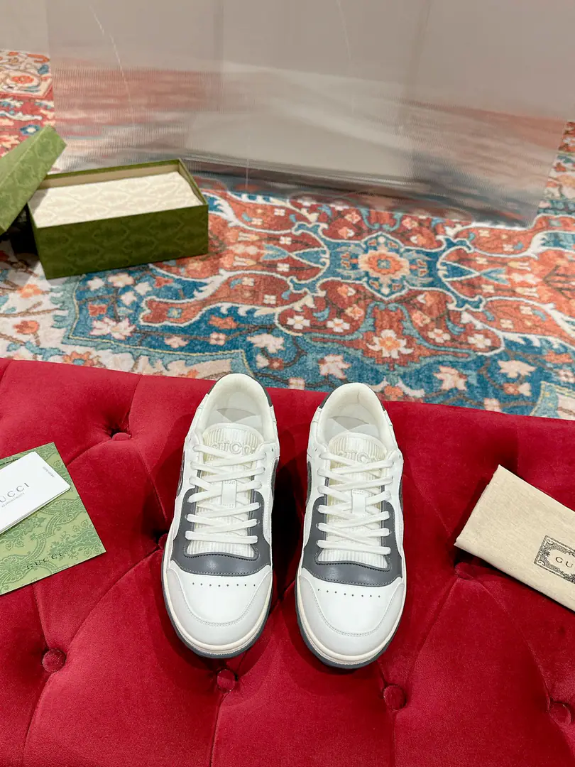Female 【GHome. Couple top version 】 Gucci2023The morning spring.GHome. The latest blast.MAC80 Sports shoes Couple money. Leisure Retro. Old 🌸🌸🌸 Original procurement development Make the goods. Gustz!MAC80New Exploded Series A delicate, small, interlocking pair.GThe logo romanticizes the aesthetics of this series.. Use the white and white bean leather., The ancient inspiration is a combination of sneakers., ♪ The brand brand brand branding ♪. Send a cabinet for fine packaging🛍📦 ▪️Fabulous.:Original customized import of head-level cattle skin ▪️Uchi.:The original customizes the import of the air network. ▪️Otsumi!:Original Open-Screen Double ColourTPUOtsumi! ▪️Codes:Female35-40 Men39-44