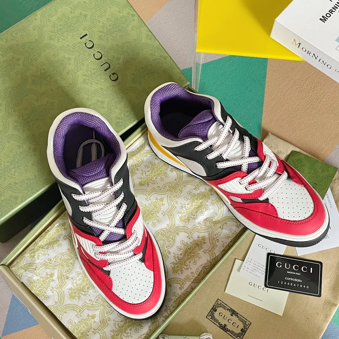 Top Version Gucci Gustz!BasketThe Goose Lover Movement. Basketball shoes. The original is bought to the bottom of a single-size model., Film development for goods2022LatestBasketThe couple's football shoes were hit by the most popular star money this summer. The neutral unique design is perfect for the current and fashion., Enjoy the color of the joy of the collision., I feel like a father's shoe. Rubber interbutted doubleGEmbellishment The visual pleasure of the color-shock design., Light up the whole thing.. The motor-like inspiration comes from90The basketball shoes.. This high-end shoe is integrated into the iconic elements and details., Show me the way you express yourself in the field of aesthetics.. Shoes mix with colored flour., Combining with a slight old effect Send a cabinet for fine packaging🛍📦 ▪️Fabulous.: The original version of the multiple material mixes of specific cattle skins ▪️Uchi.: Into the air network. ▪️Shoes under the sole.: Original OpenTPUDouble Base ▪️Bottom: 3CM ▪️Size: Female35-40/Men39-45