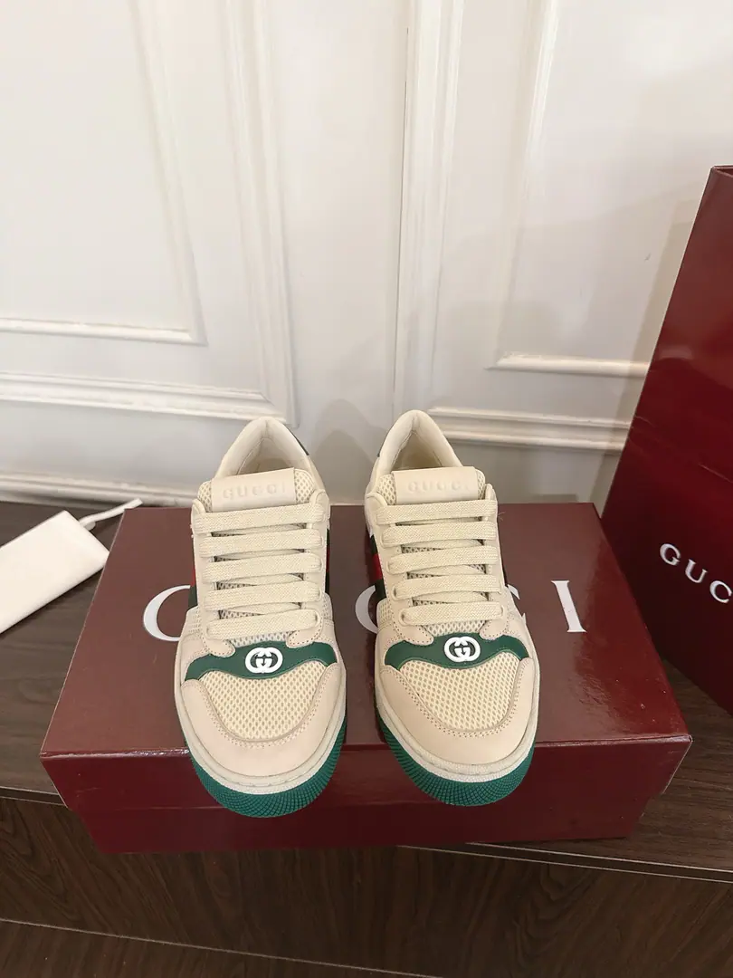 Couple money. Gucci ScreenerA series of sports shoes and a couple of dirty shoes.‼️ Little dirty shoes.ScreenerThe idea behind the series of names is the defense action in sport., The design of the sneakers is from20Century70The classic sneakers of the ages are constantly inspired.. This sneaker is a classic blue cowboy.GGThe canvas., A little retrograde.GucciMarking. Shoe.: White cow skin rolling around. Uchi.: In the original high-density fumes. logo: Metal DimentaryGEllipse, details of the thump Packaging: Top-of-the-art package for cabinet Otsumi!: - A vacuum.TPUMaterial Shoes.: Women35-40 Men39-44 (Women41Men38, 45I'll make sure I don't change it.）