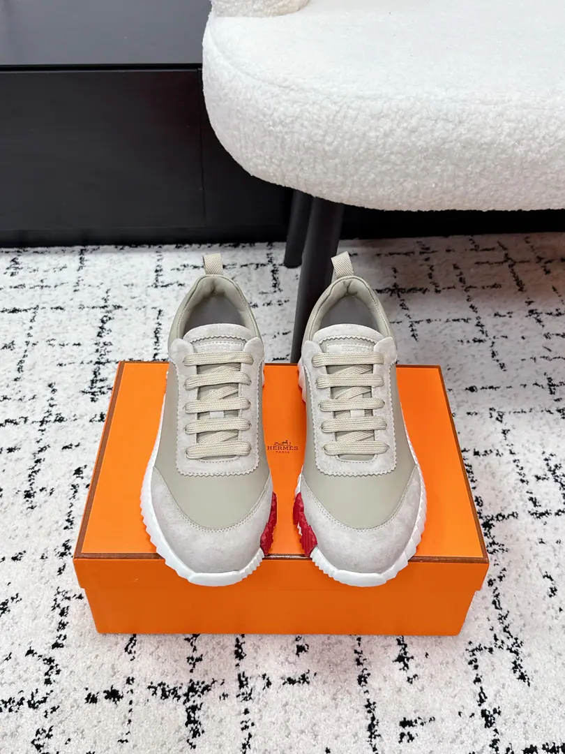 #Top Version Couple money. Hermes I'm in love with you, Max. 26/ Bouncing Couples. Sports Leisure shoes. The most comfortable shoes in love with horses., No, I don't.1⃣️, It's a nice, light foot., You don't get tired of shopping.👍Bullskins.+Wire Nice touch., She's beautiful and she's got a lot of clothes., It's light and comfortable. It's so light. Sports and leisure are the two things. Step on it.💩That's great.！ ✔️Fabulous.: Imported cattle skin/Cow-feat. ✔️Uchi.: The imported inlet was for silk and sheep. ✔️Otsumi!: AdoptionIP+TPU(Multi-colour Letters)German technology exposure machine seamlessly combined ✔️Size: #35-46(Women40.41Men45.46Do it.)
