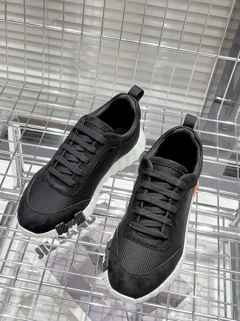 Top Version🆚 【Hermes 】22 fe new arrival~Autumn and winter money. Bouncing Couples.👫Sports shoes The most comfortable shoes in love with horses., No, I don't.1⃣️, It's a nice, light foot., You don't get tired of shopping.👍 The whole thing. The hand feels good., She's beautiful and she's got a lot of clothes., It's light and comfortable. It's so light. Sports and leisure are the two things. Step on it.💩That's great.！ 30+The match between the sexes..You can choose whatever you want., There's always something you want.~ ✔️Fabulous.:The Queen of the High-Silenced Lamb.+Original single-blue sheet ✔️Uchi.:The imported inlet was for silk and sheep. ✔️Otsumi!:AdoptionIP+TPU(Multi-colour Letters)German technology exposure machine seamlessly combined ✔️Codes:Women35-41Men38-46 🎁Top class. Synchronize full packaging