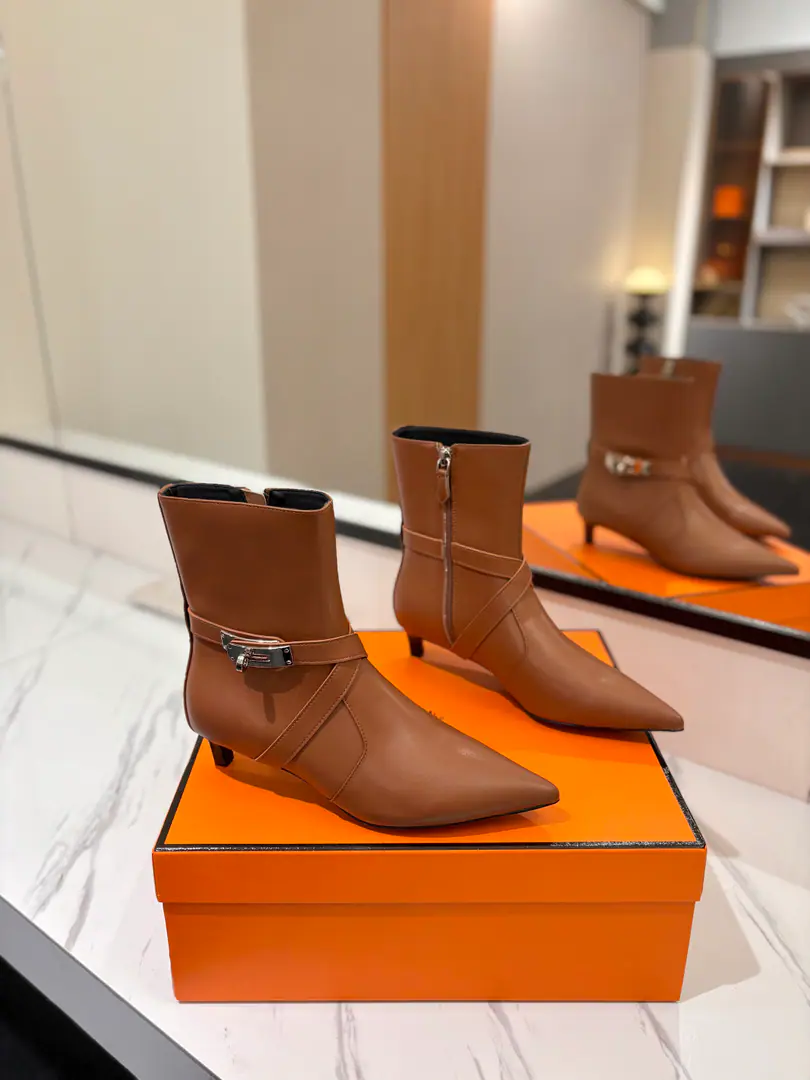 ￼ ￼ Plant price: Hermes🐴- A hot, hot, hot, hot, hot, hot, hot, hot, hot, hot, hot, hot, hot, hot, hot, hot, hot, hot, hot, hot, hot, hot, hot, hot, hot, hot, hot, hot, hot, hot, hot, hot.kelly JumpingThe Knight's boots are a fine-looking cowmaker.!!It's a classic no-no style. It's a pretty thing for anyone. ♡Elegance style, Creating different feelings.！♡♡It's the indispensable boots in your shoe cabinet.！♡♡A simple formula, Market top version♡◆ Materials: Import of sheep Imported cattle skin ◆◆ Uchi., Foot.: Imported cattle skin◆◆ Otsumi!: The Italian skin is a big thing.◆◆ He's tall.: ❹𝙘𝙢 High cover packing ◆ ◢size. ｜35-39（34 40 41 42Custom）◣