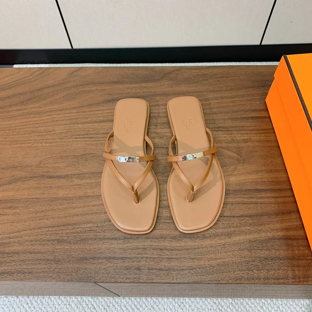 【Herm*s】ClassickellyStraps and slippers.. Shoe face original custom-made leather face, In the sheep's skin., The original Italian is a big one. Codes: 35-41（40, 41Custom without re-offer） Batch