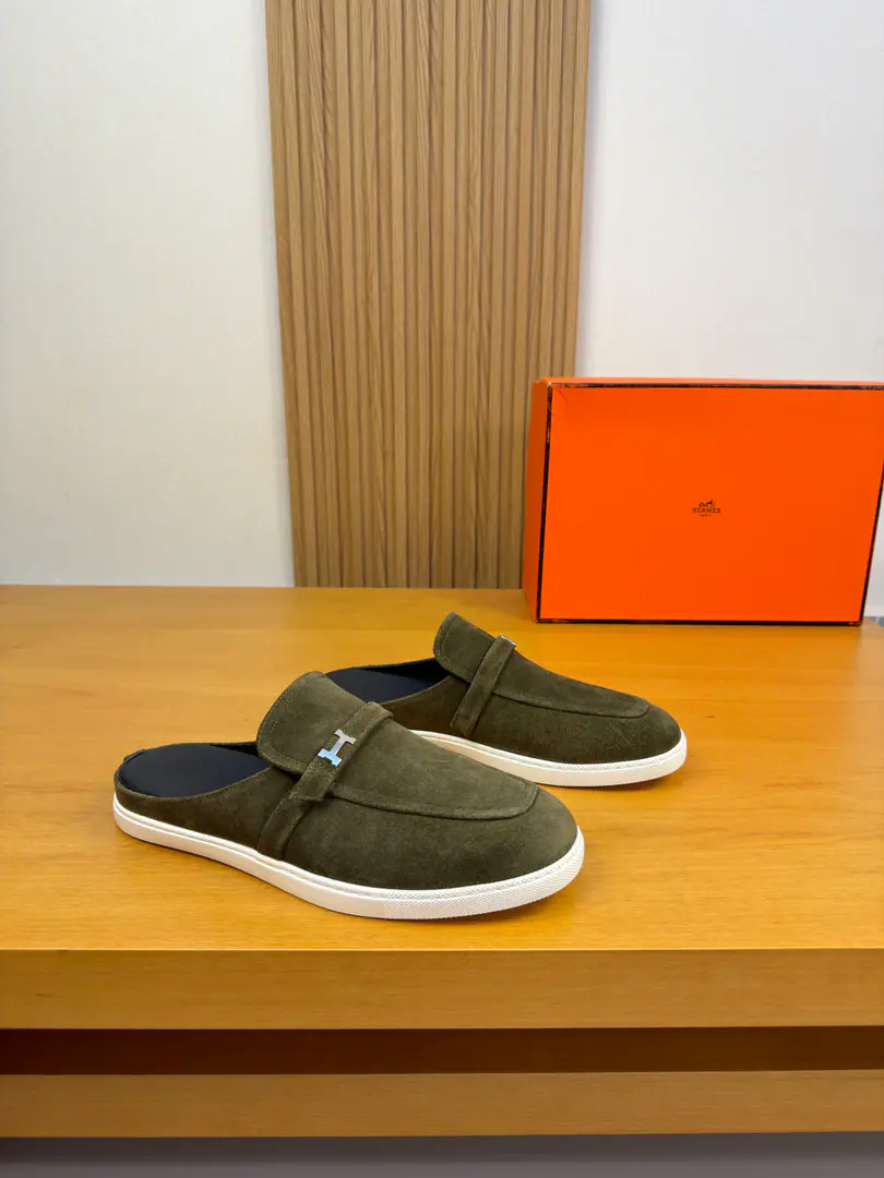 【 HERMES】I'm in love with you, Max. High-end quality Original List·I'm gonna take a little bit of a slipper. Shoe.: Original🔝High-swilight revelling cow skin., Shoe Dan..Brand metal buttons and cross-arms decoration Uchi.: Water-tied cow skin. Otsumi!: Ultra Light OriginalTPR.Rubber. Form Super-high-quality control.·- I'm doing a little work.: Highlight(High-end·- How expensive.·Slot) Size: 39-44（38.45.46.Make a reservation.)·H0231