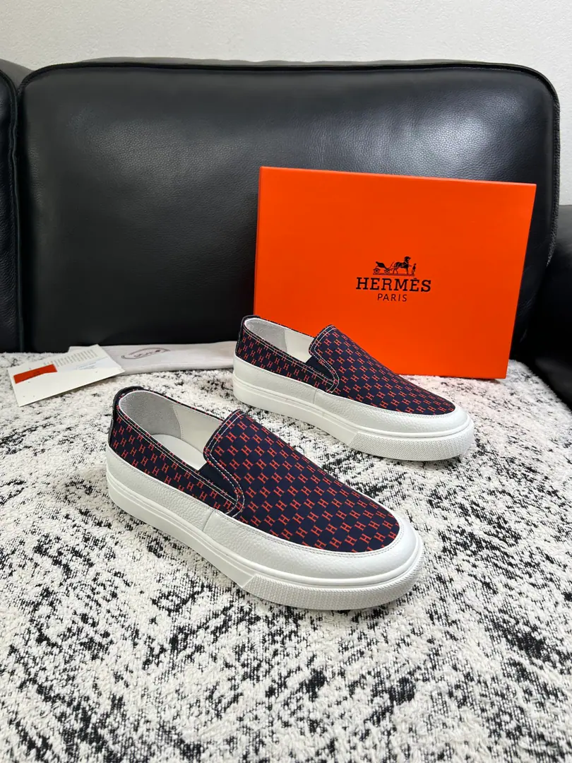 Hermes High Quality Top-level craft I'm in love with you, Max. The counter is being synchronized with the original distribution configuration., Italian imports of original cow-coloured flour, High-quality integration process, All imported water- dyeed cattle stubs., Shoes under the sole.: The original factory is super comfortable with the original base., The original factory and the single. Codes 39-44（ Make a reservation. 38 45 ）