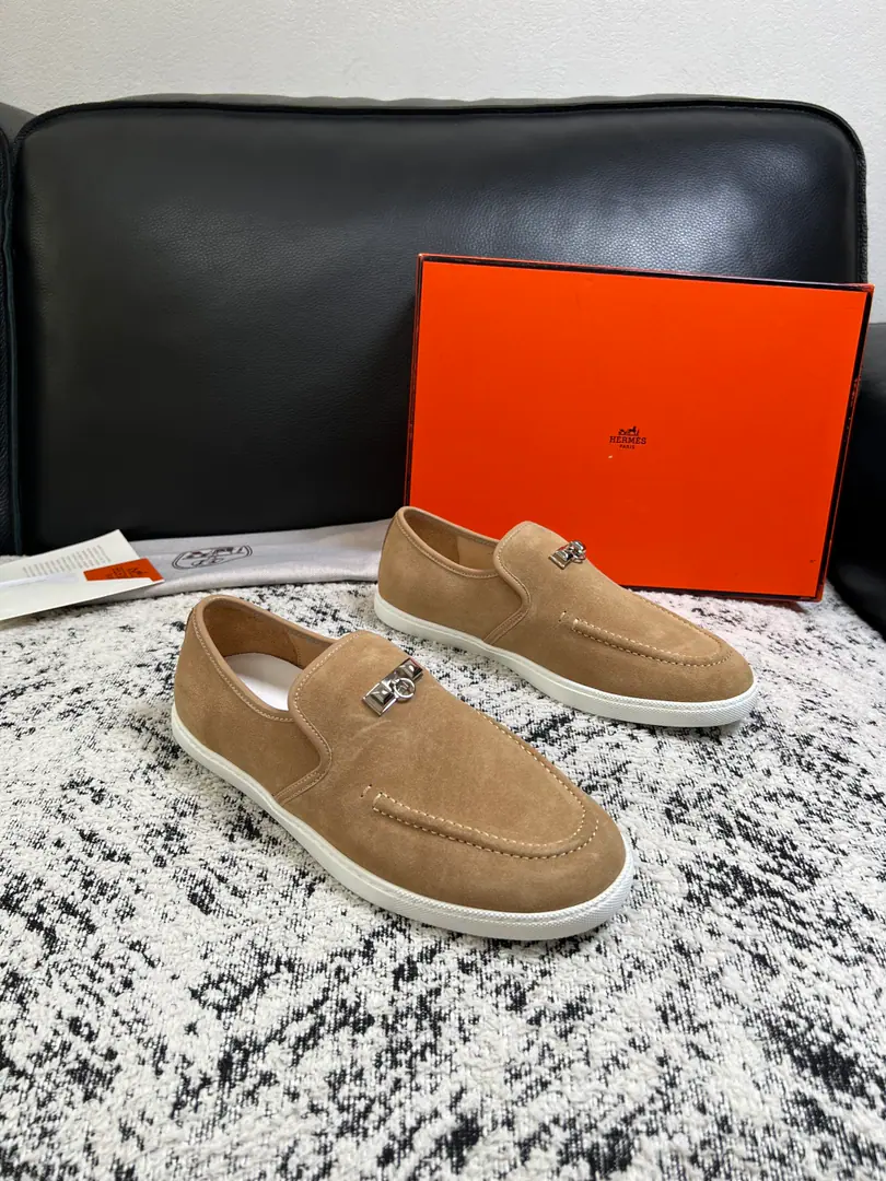 Hermes High Quality Top-level craft I'm in love with you, Max. The counter is being synchronized with the original distribution configuration., Italian imports of original cow-coloured flour, High-quality integration process, All imported water- dyeed cattle stubs., Shoes under the sole.: The original factory is super comfortable with the original base., The original factory and the single. Codes 39-44（ Make a reservation. 38 45 46 ）