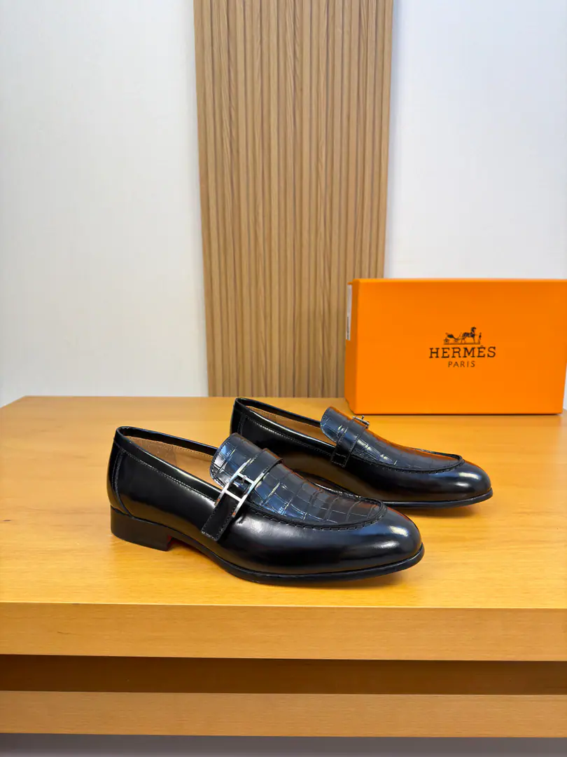 【 HERMES】I'm in love with you, Max. High-end quality Original List·- It's a leather shoe. Shoe.: 🔝Open the bouquet., Shoe Dan..Stone-tied car suture process, Brand metal buttons and cross-arms decoration Uchi.: Water-tied cow skin. Otsumi!: It's so light.TPR·Rubber. Combining is a big-ass skin. Super-high-quality control.·- I'm doing a little work.: Highlight(High-end·- How expensive.·Slot) Size: 39-44（38, 45, 46, Make a reservation.)·H0230