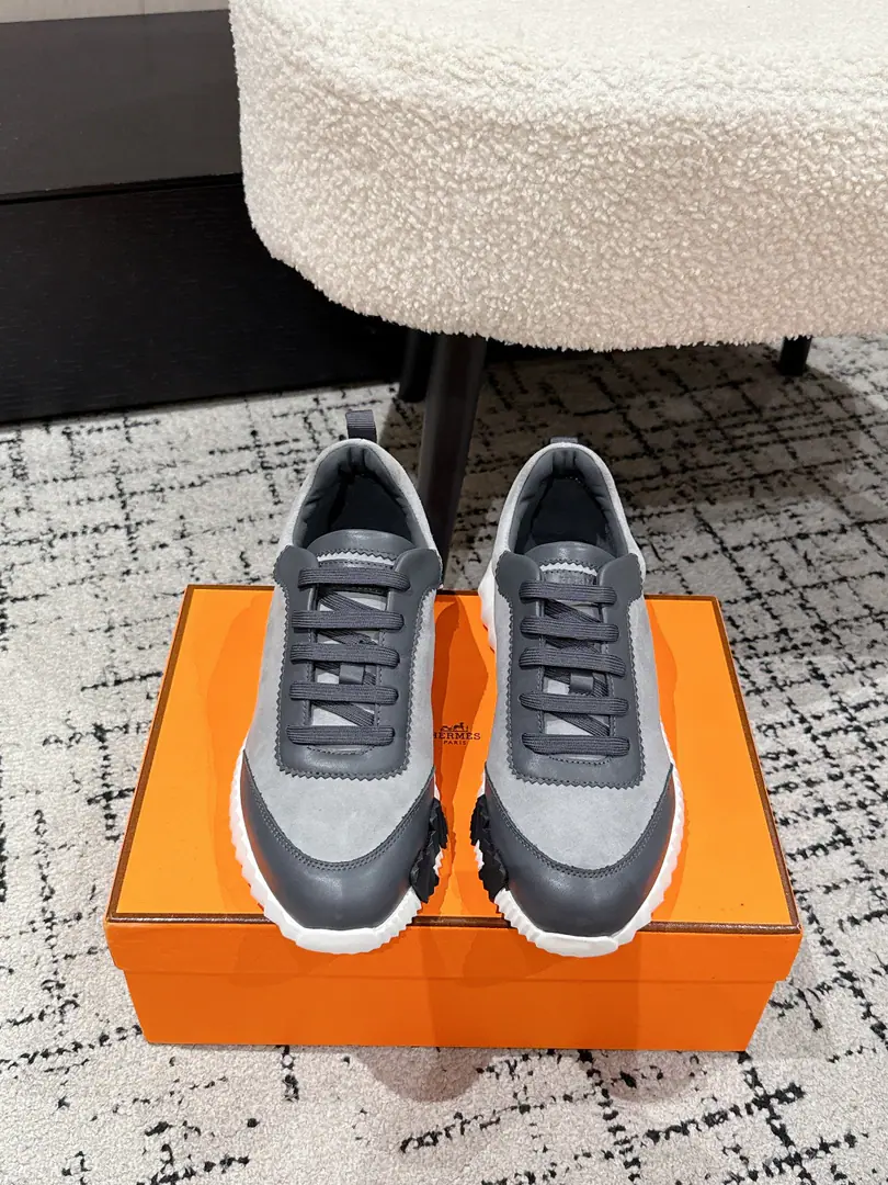 #Top Version Couple money. Hermes I'm in love with you, Max. 25/ Bouncing Couples. Sports Leisure shoes. The most comfortable shoes in love with horses., No, I don't.1⃣️, It's a nice, light foot., You don't get tired of shopping.👍Bullskins.+Wire Nice touch., She's beautiful and she's got a lot of clothes., It's light and comfortable. It's so light. Sports and leisure are the two things. Step on it.💩That's great.！ ✔️Fabulous.:Imported cattle skin/Cow-feat. ✔️Uchi.:The imported inlet was for silk and sheep. ✔️Otsumi!:AdoptionIP+TPU(Multi-colour Letters)German technology exposure machine seamlessly combined ✔️Size:#35-46(Women40.41Men45.46Do it.) 🎁Top class. Synchronize full packaging