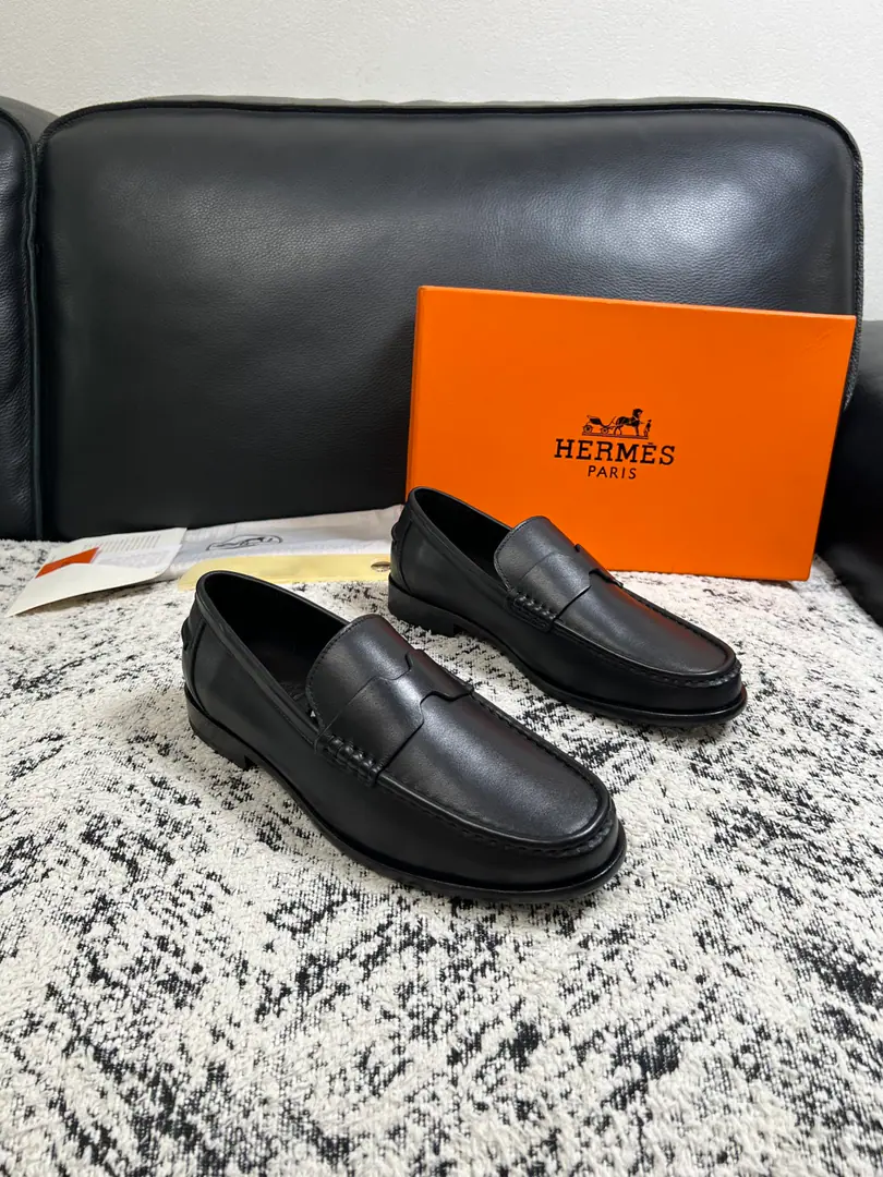 Hermes High Quality Top-level craft I'm in love with you, Max. Shoes cabinet synchronized. Original plant configuration, Italian imports of original cow-coloured flour, I'll be comfortable importing watered cattle., Shoes under the sole.: The original factory is super comfortable with the original base., The original factory and the single. Welcome to the comparison., Codes 39-44（Sold 38 45 46)