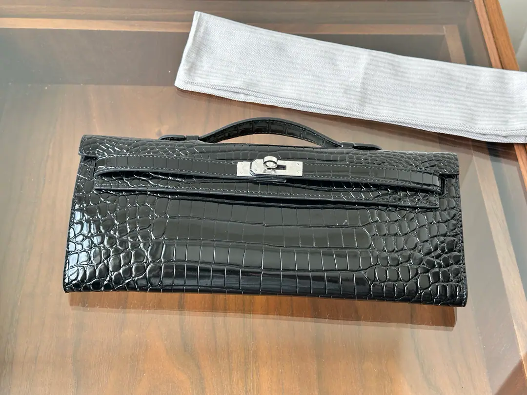 Kelly cut 31cm The classic dinner bag. kellyEvery bag in the series has its own unique taste. The crocodiles are more tacky. The air is perfect.