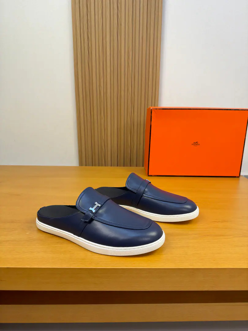 【 HERMES】I'm in love with you, Max. High-end quality Original List·I'm gonna take a little bit of a slipper. Shoe.: Original🔝Napa Skin., Shoe Dan..Brand metal buttons and cross-arms decoration Uchi.: Water-tied cow skin. Otsumi!: Ultra Light OriginalTPR.Rubber. Form Super-high-quality control.·- I'm doing a little work.: Highlight(High-end·- How expensive.·Slot) Size: 39-44（38.45.46.Make a reservation.)·H0231