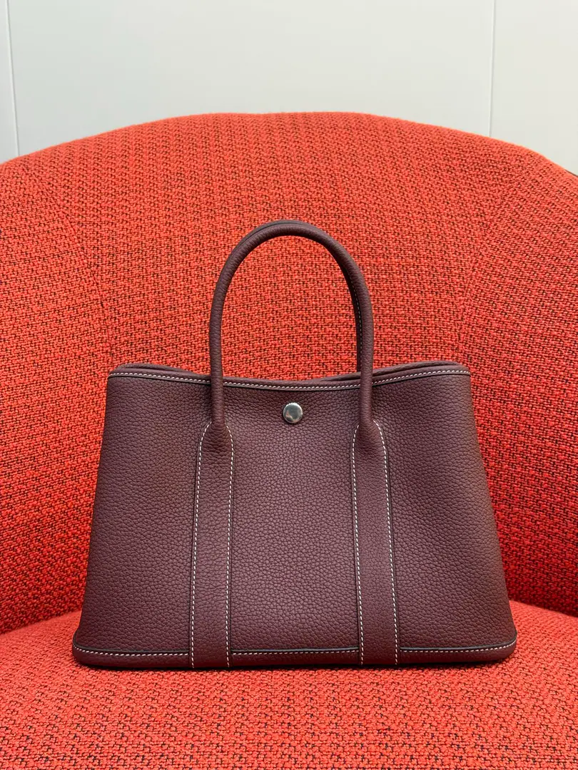 Garden Party Garden bag.30cm Dimensions NTogoFull skin. Hand-made sewing The first choice is for leisure commuters. 🉑 I love Max Red.