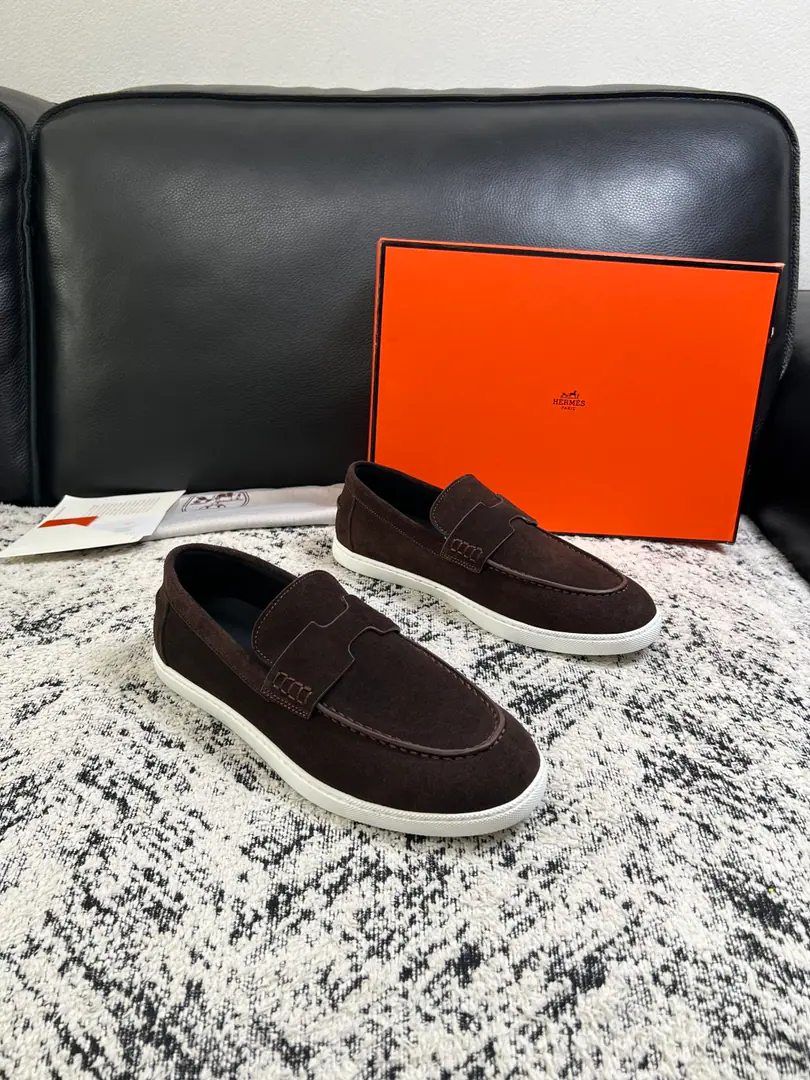 Hermes High Quality Top-level craft I'm in love with you, Max. The counter is being synchronized with the original distribution configuration., Italian imports of original cow-coloured flour, High-quality integration process, All imported water- dyeed cattle stubs., Shoes under the sole.: The original factory is super comfortable with the original base., The original factory and the single. Codes 39-44（ Make a reservation. 38 45 46 ）