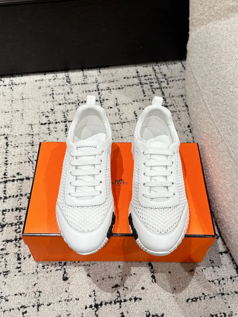 ¥ #Top Version Couple money. Hermes I'm in love with you, Max. 25/ Bouncing Couples. Sports Leisure shoes. The most comfortable shoes in love with horses., No, I don't.1⃣️, It's a nice, light foot., You don't get tired of shopping.👍Bullskins.+Wire Nice touch., She's beautiful and she's got a lot of clothes., It's light and comfortable. It's so light. Sports and leisure are the two things. Step on it.💩That's great.！ ✔️Fabulous.:Imported cattle skin+Wire ✔️Uchi.:The imported inlet was for silk and sheep. ✔️Otsumi!:AdoptionIP+TPU(Multi-colour Letters)German technology exposure machine seamlessly combined ✔️Size:#35-46(Women40.41Men45.46Do it.) 🎁Top class. Synchronize full packaging
