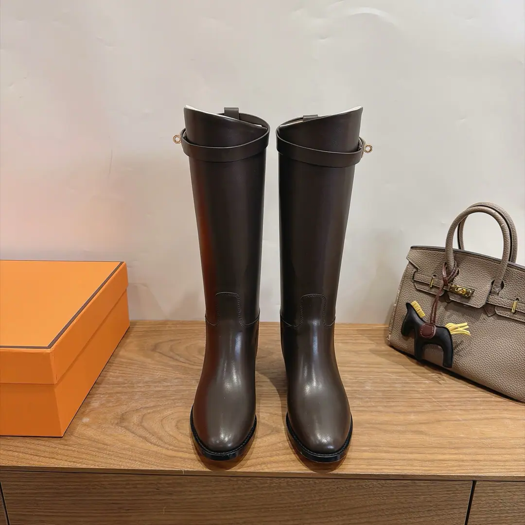 HERME…S ClassickellyBoots.ss2026Autumn money. ClassickellyHalf, Original calf skin material, Different colors match, It's really beautiful., Ma Fu-san's stuff.！ Little sheep's skin inside., Leaf imports from Italy！ ⚠️: With original packaging andvipOutbox Packaging！ Top class.35-39It's a deal.40.41 41.42