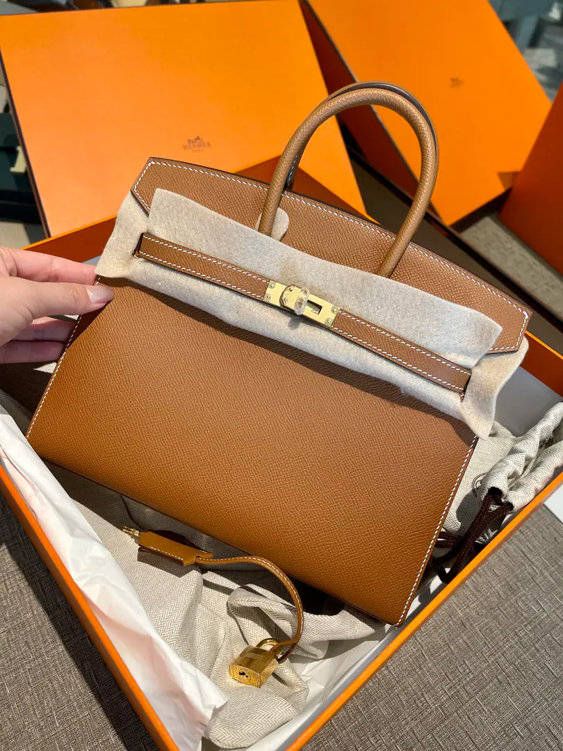 Birkin 25/30/Epsom Handsliding. The outer seams. ck37Gold brown. Gold Gold button. Top hand sew. Custom 😍